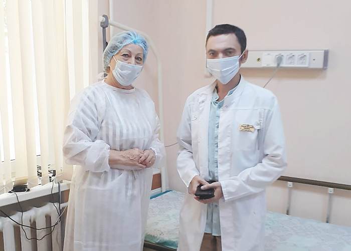 Д. Тимофеев (справа):  – Я сам перенёс вирусную пневмонию.