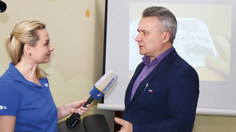 Р. Смирнов дает интервью каналу «Кубань 24».